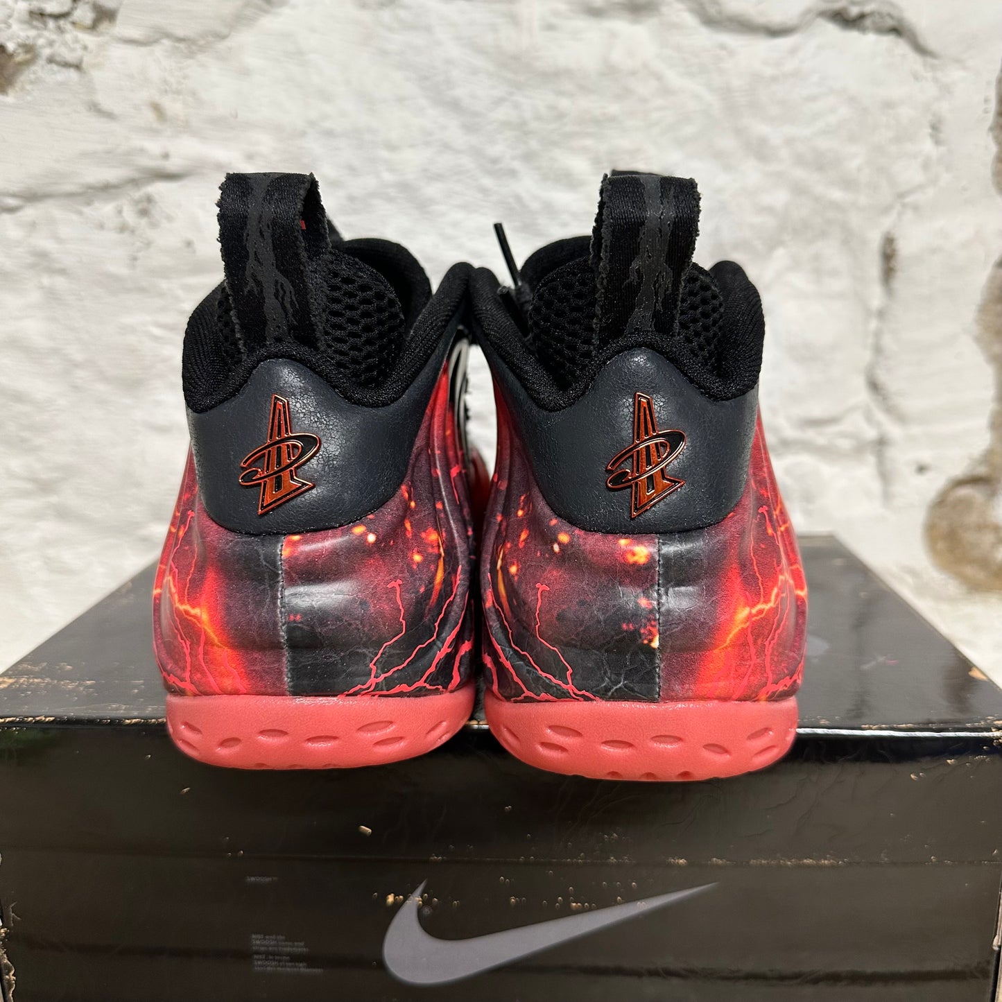 Nike Air Foamposite One Stranger Things Sz 10.5 DS