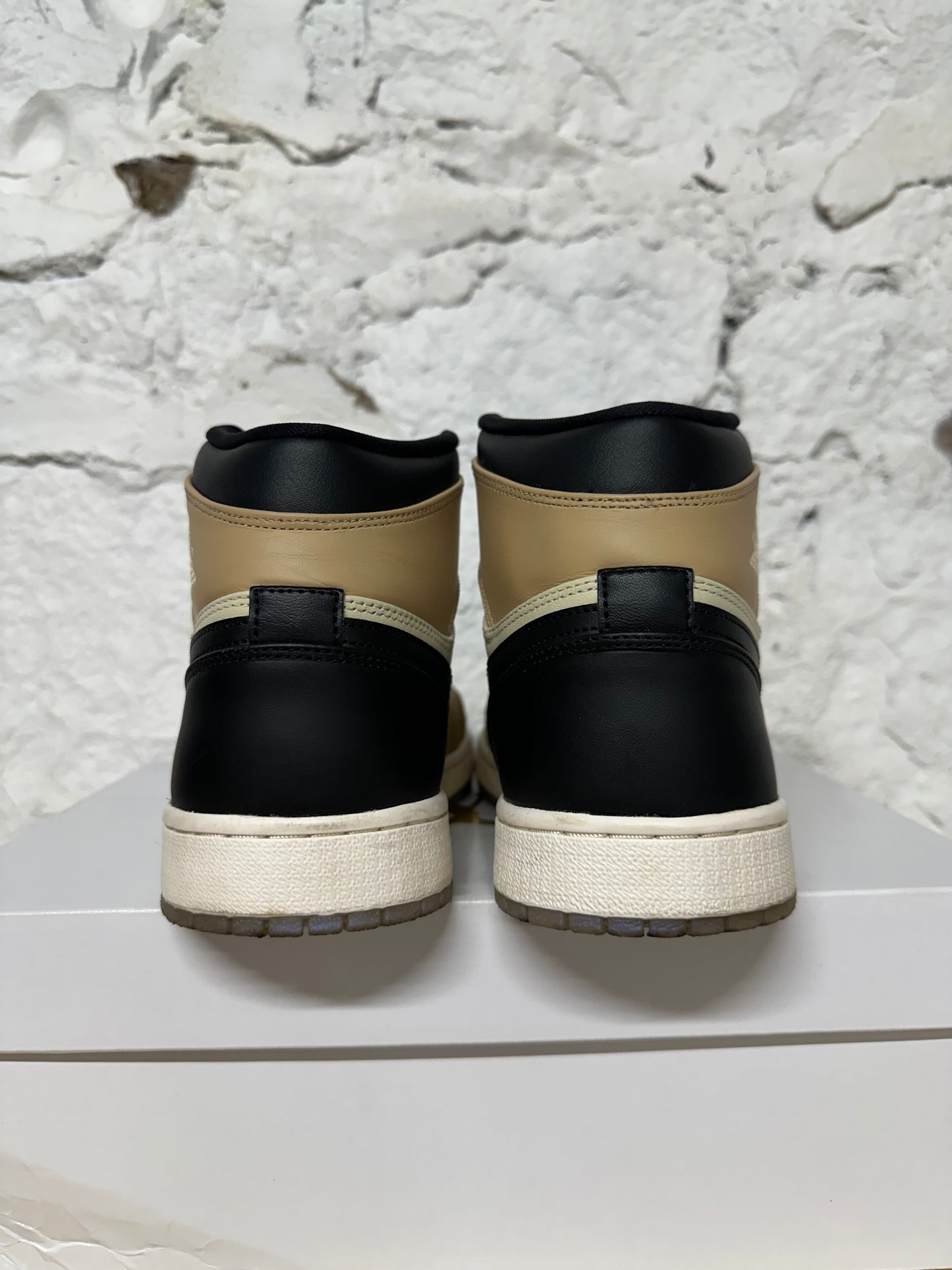 Air Jordan 1 Mushroom Sz 10 (11.5W)