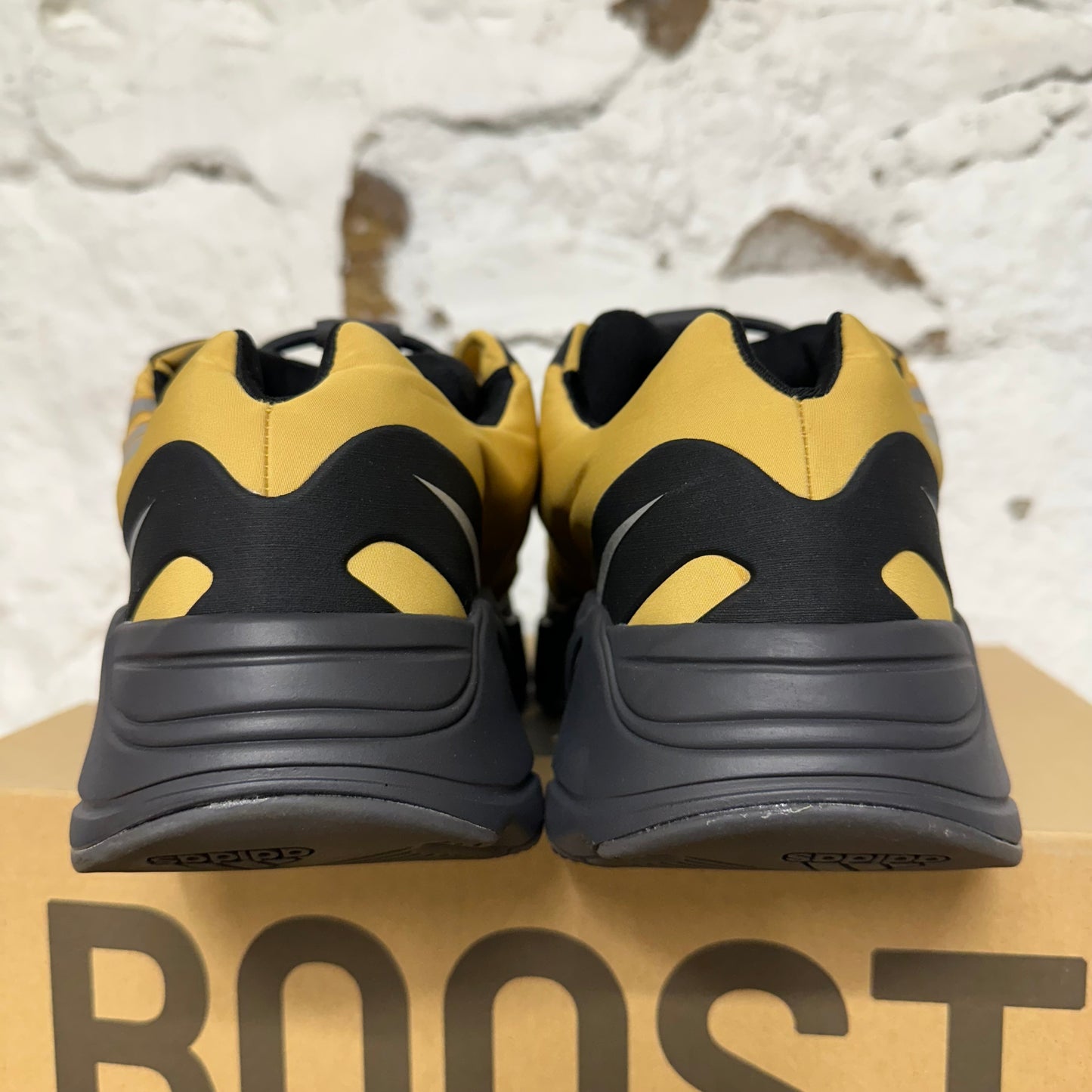 Yeezy 700 MNVN Honey Flux Sz 12