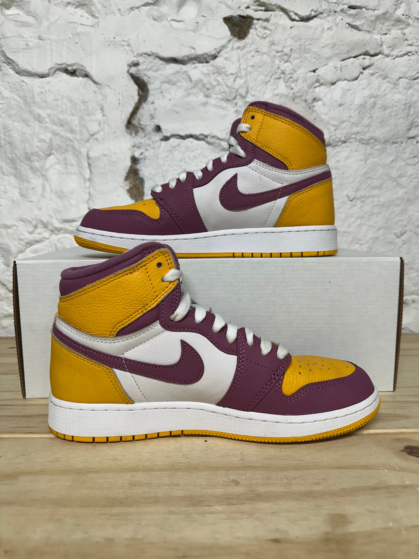 Air Jordan 1 High Brotherhood Sz 5.5Y