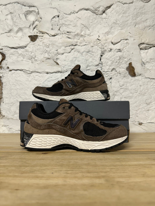 New Balance 2002R Mushroom Sz 7.5