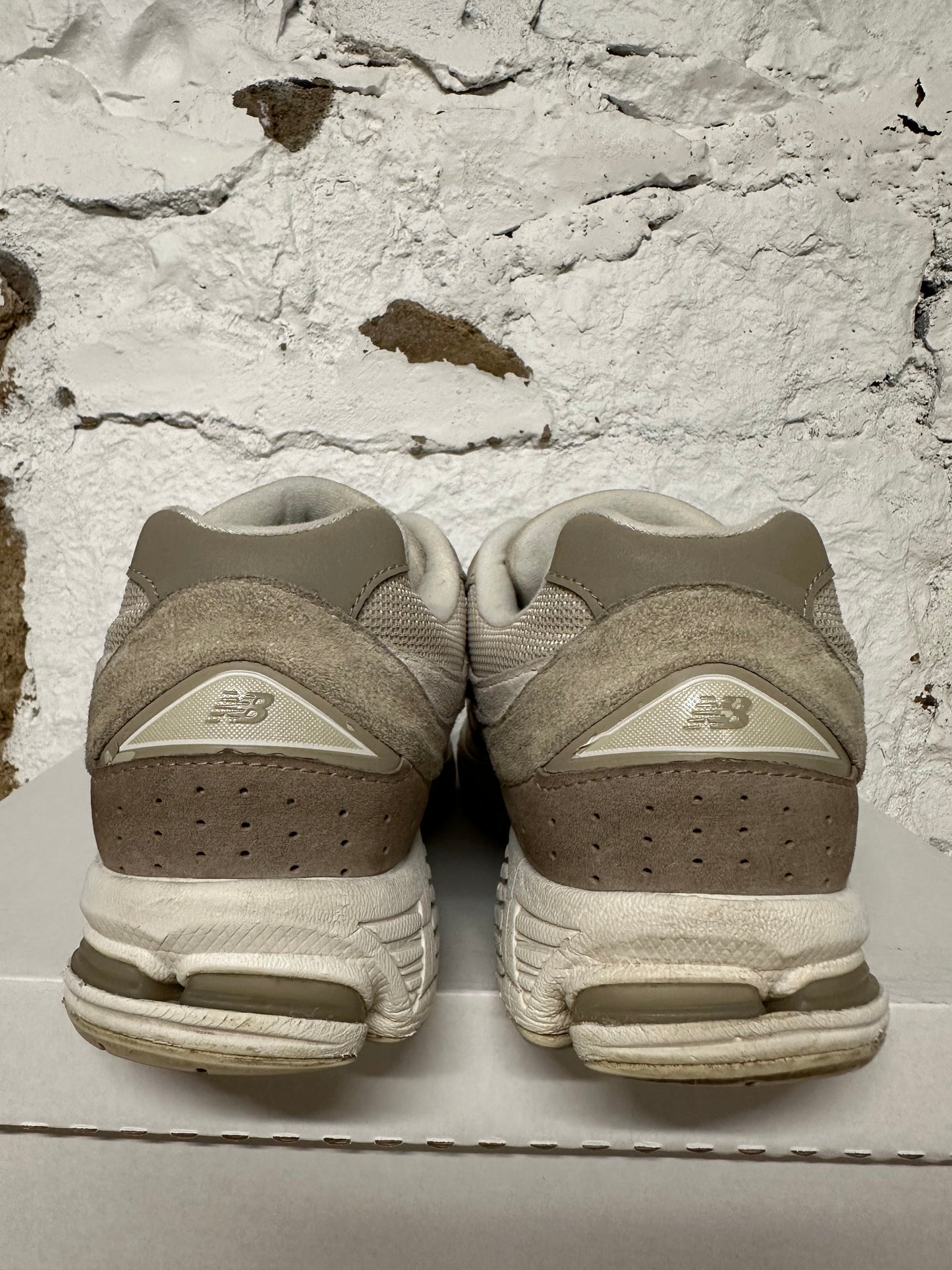 New Balance 2002R Light Tan Sz 9