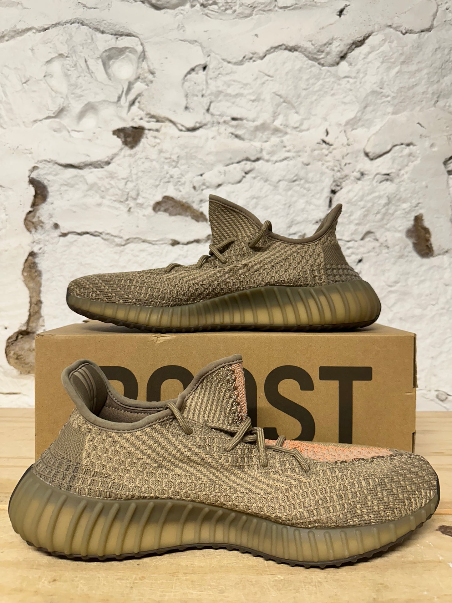 Yeezy 350 V2 Sand Taupe Sz 12 DS
