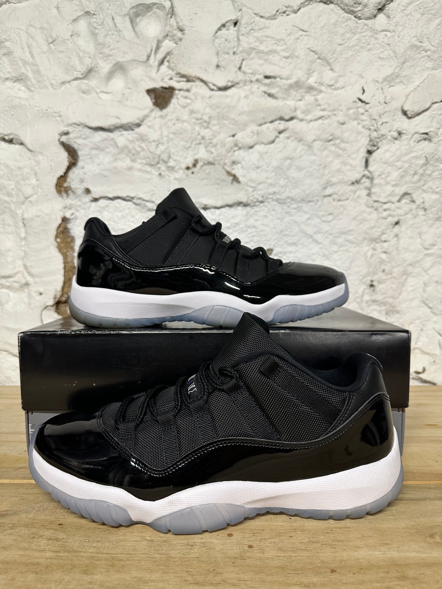 Air Jordan 11 Low Space Jam Sz 10