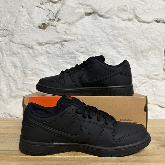 Nike SB Dunk Low Triple Black Sz 9 DS