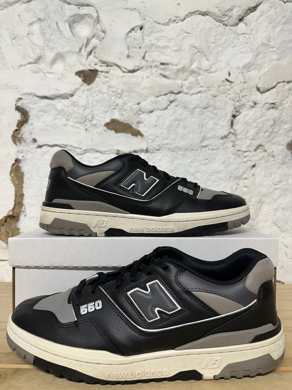 New Balance 550 Black Grey Sz 11.5