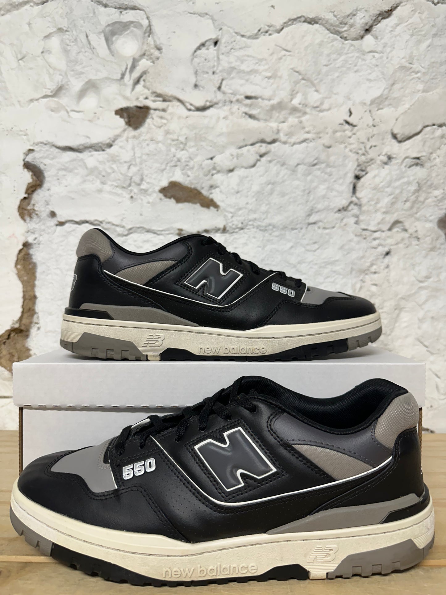 New Balance 550 Black Grey Sz 11.5
