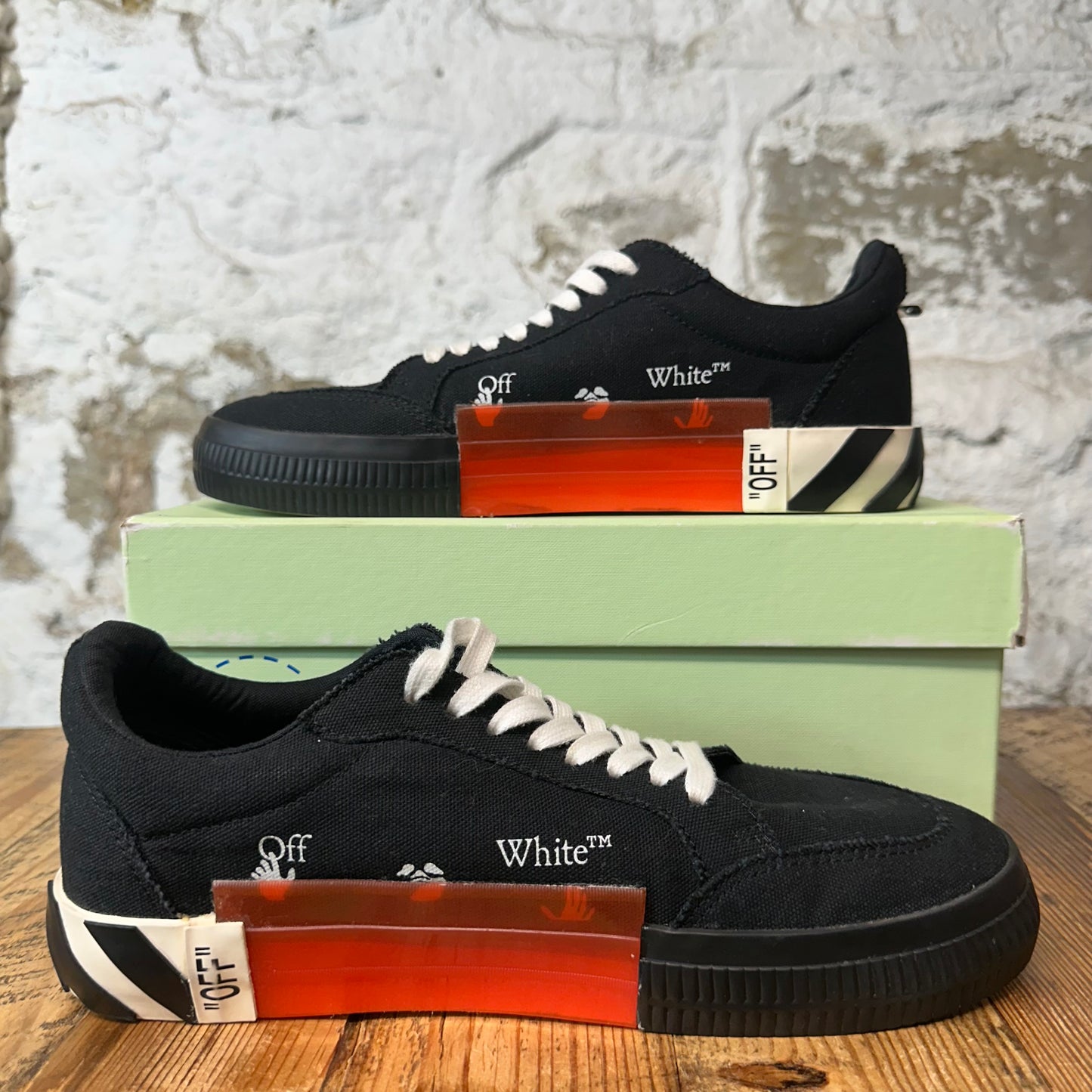 Off-White White Black Vulc Sneaker Sz 8 (41)