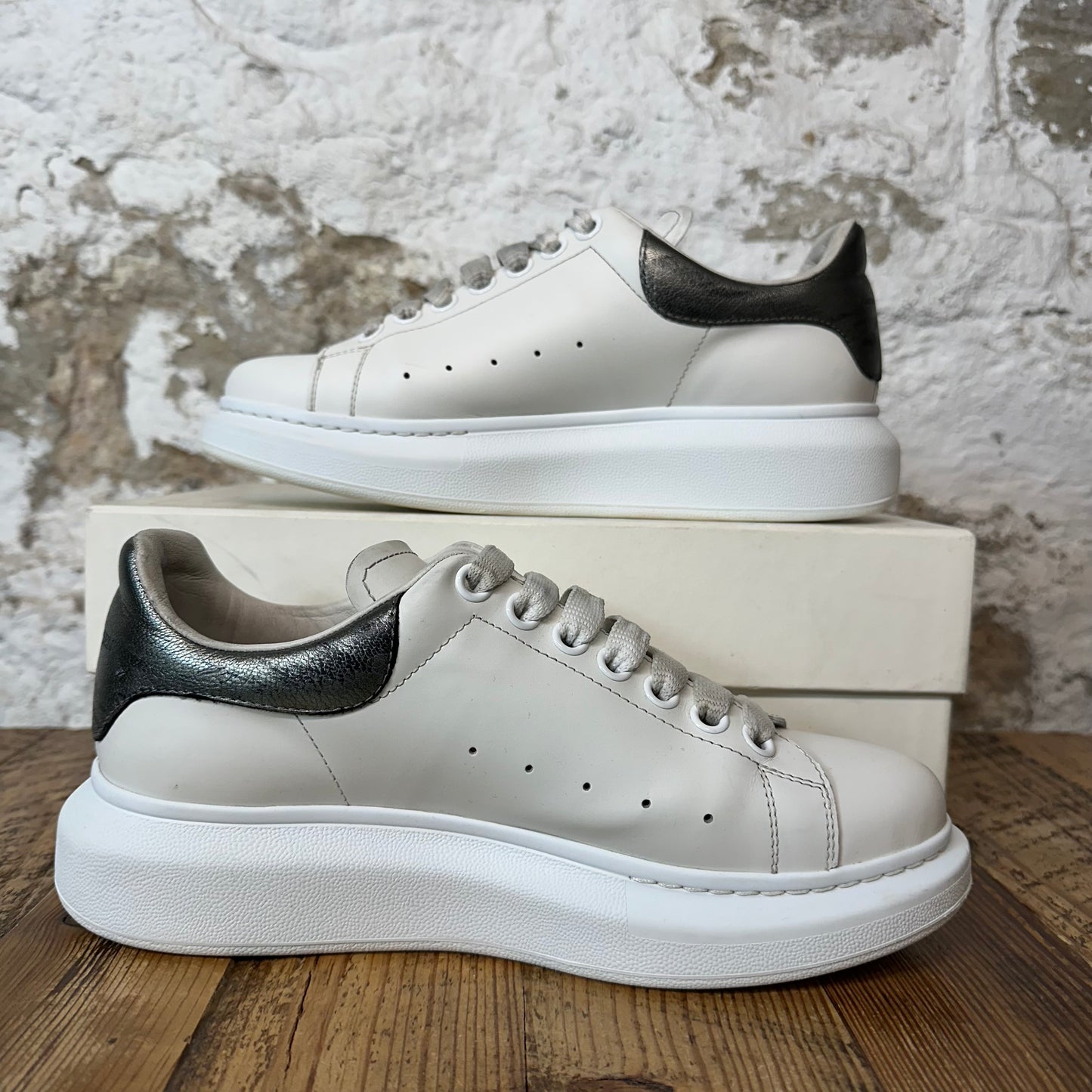 Alexander Mcqueen Silver Tab White Sneaker Sz 6.5 (39)