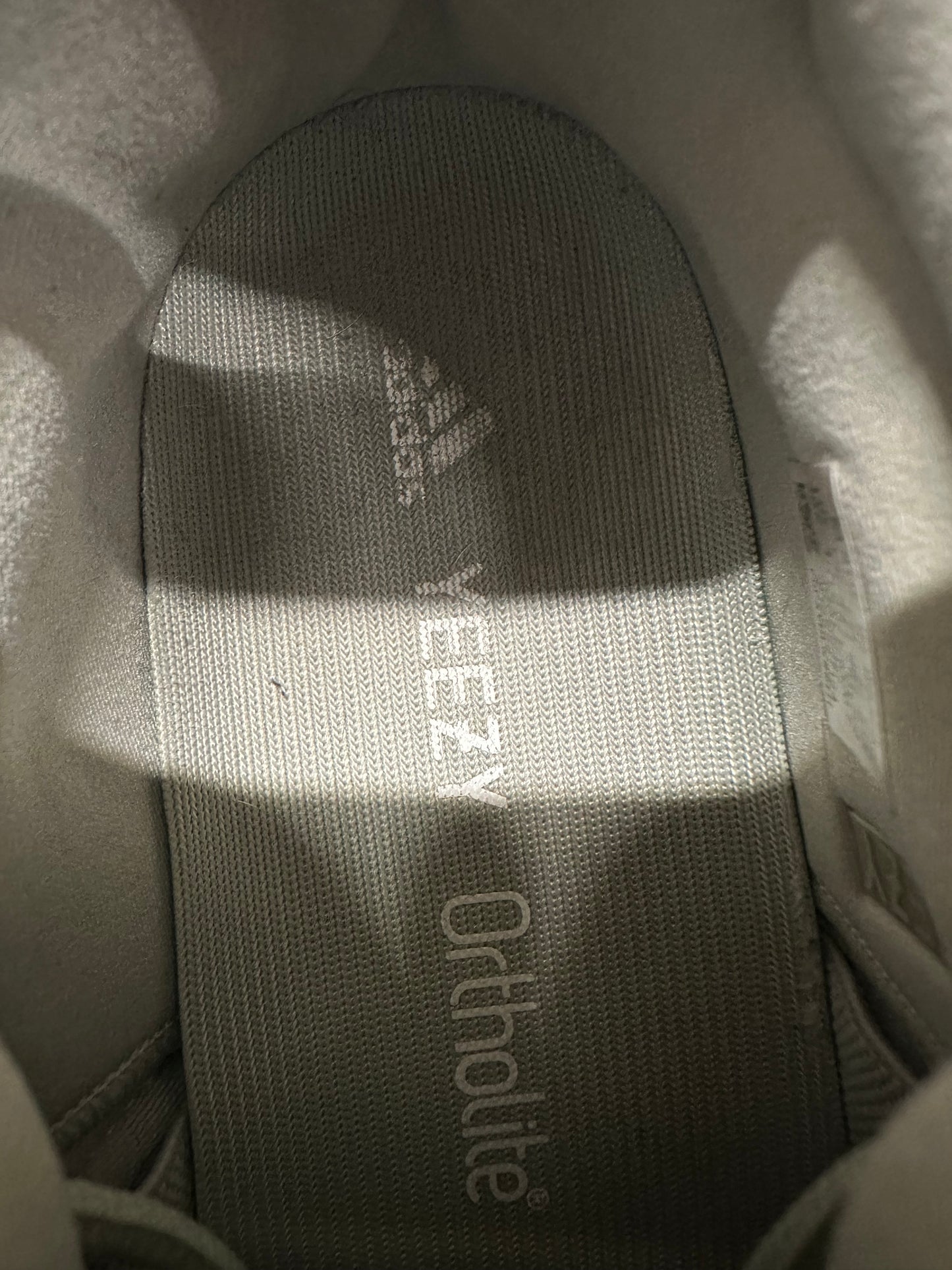 Yeezy 700 Salt Sz 10.5