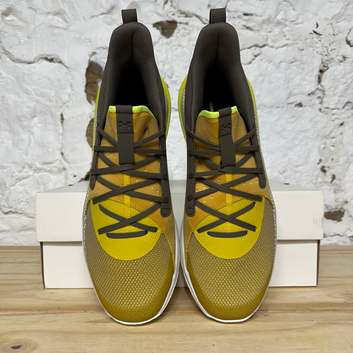 Under Armour 7 Zeppelin Yellow Sz 12 DS