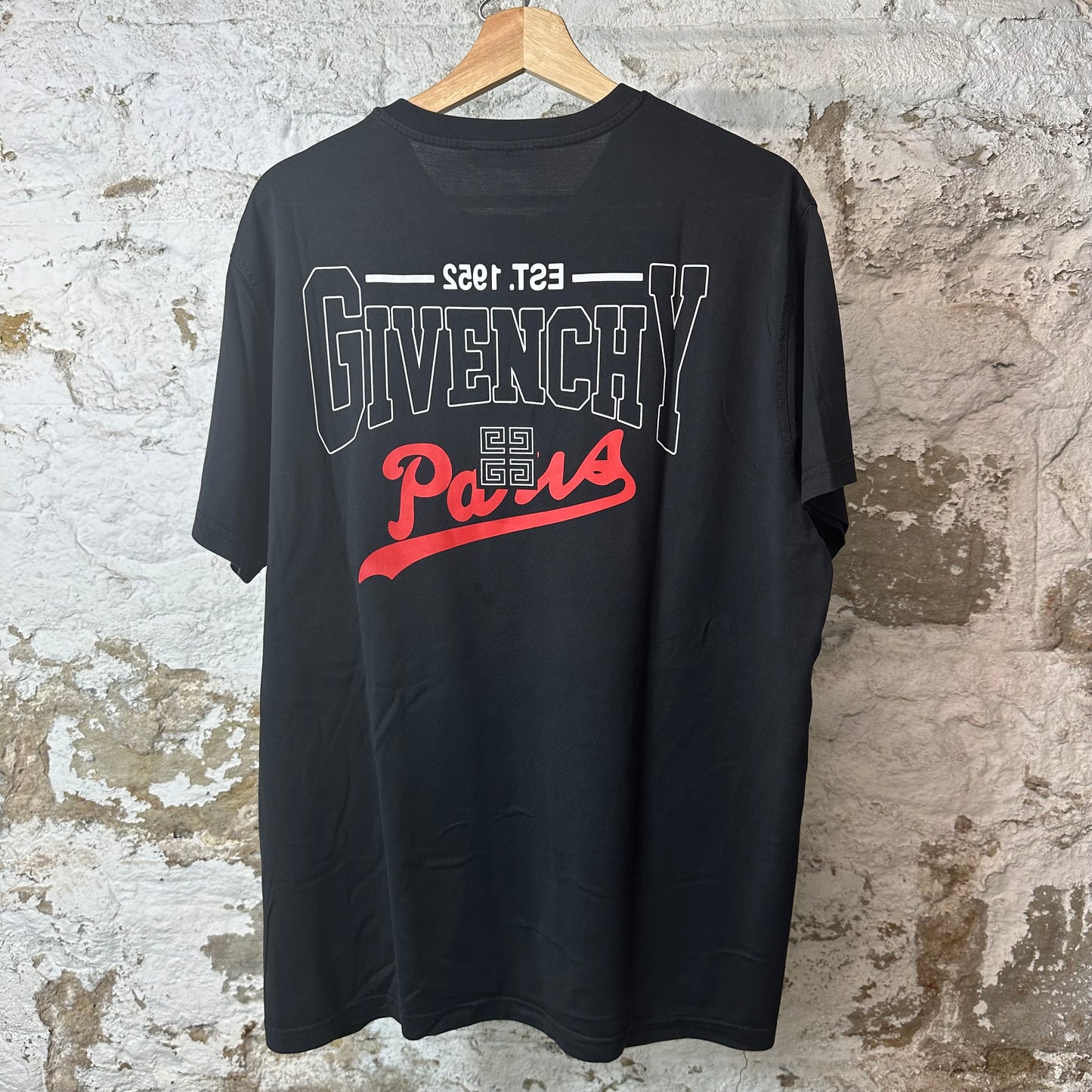 Givenchy Red Whit Paris Logo Black T-Shirt Sz M