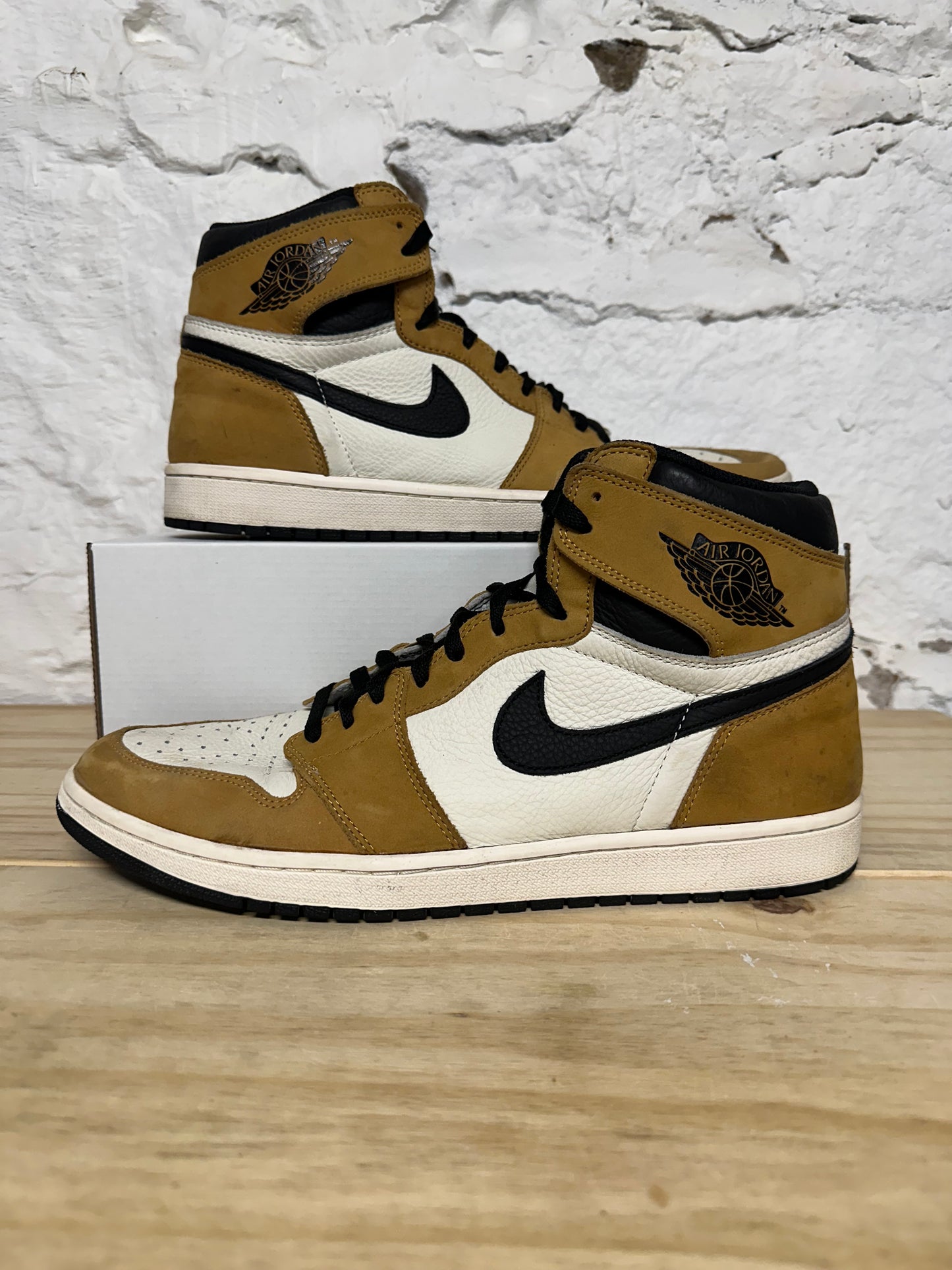 Air Jordan 1 High Rookie of the Year Sz 14