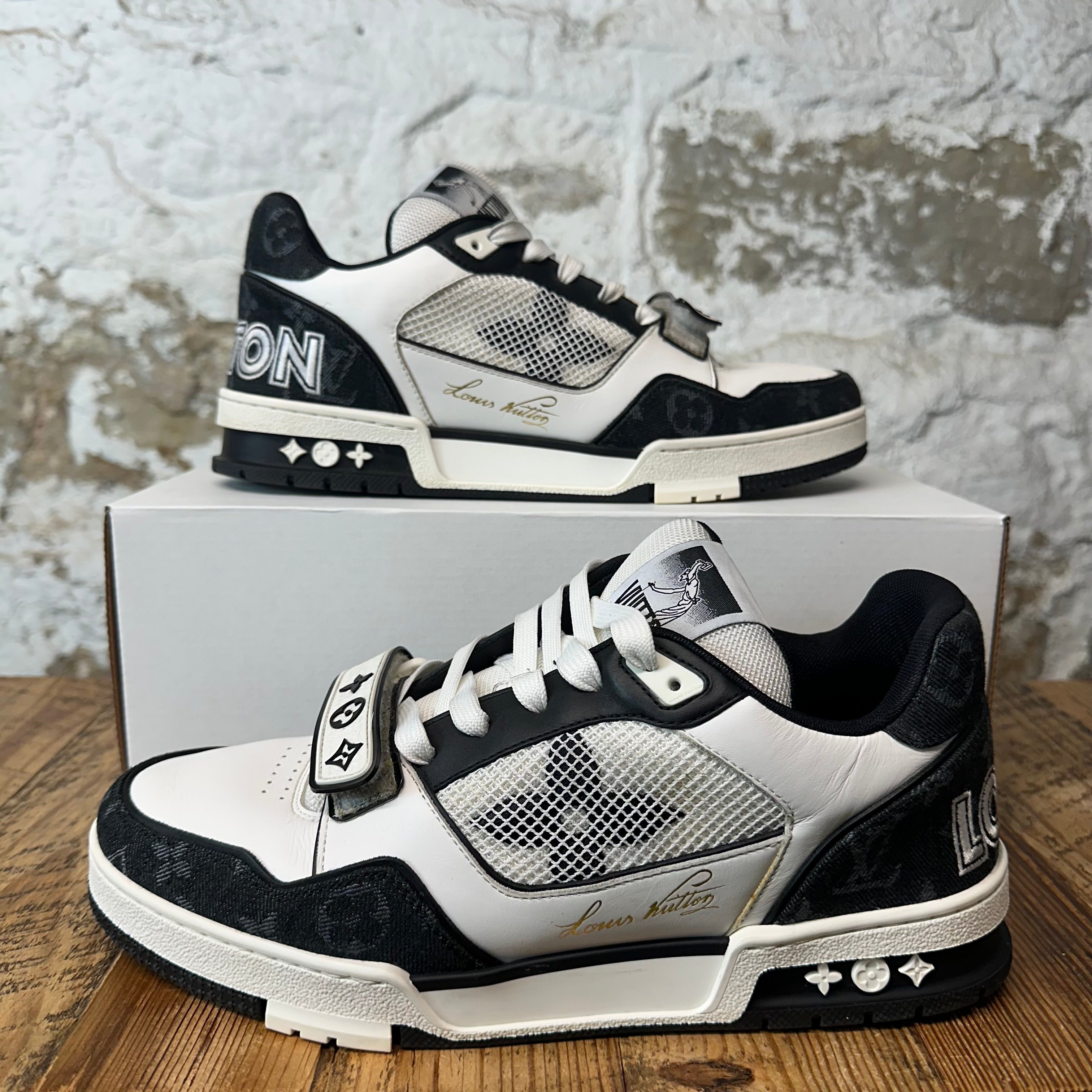 Louis Vuitton Black White Strap Trainer Sneaker Sz 10 (8.5LV)
