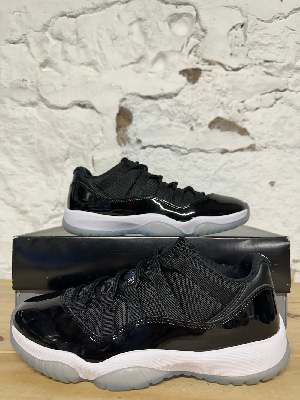 Air Jordan 11 Low Space Jam Sz 8