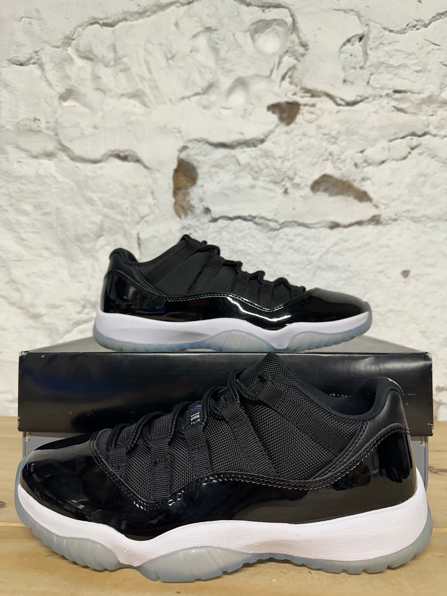 Air Jordan 11 Low Space Jam Sz 8