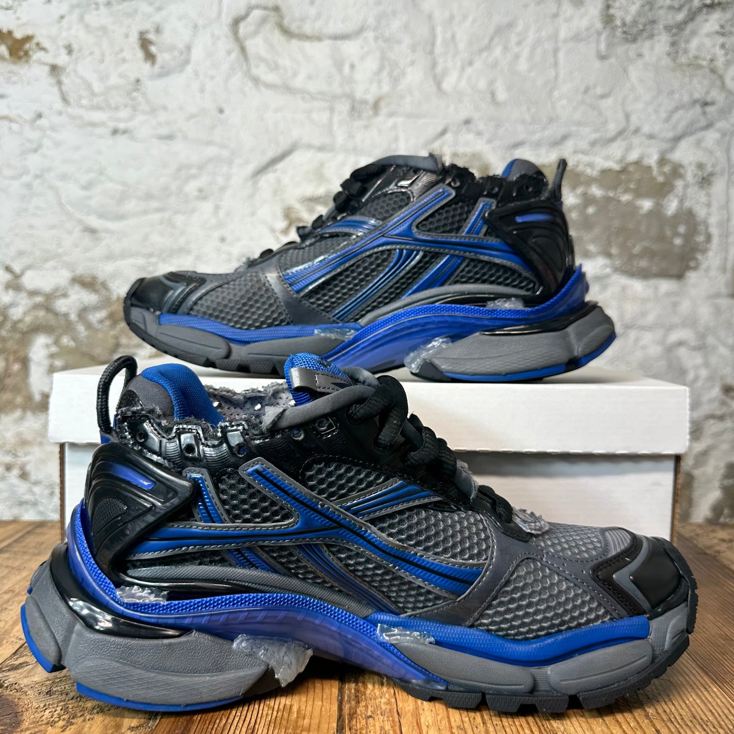 Balenciaga Runner Black Blue Grey Sneaker Sz 7 (40)