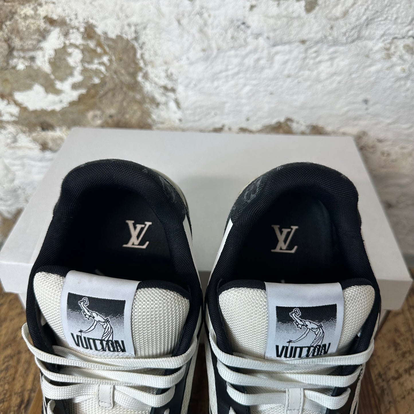 Louis Vuitton Black White Strap Trainer Sneaker Sz 10 (8.5LV) No Box