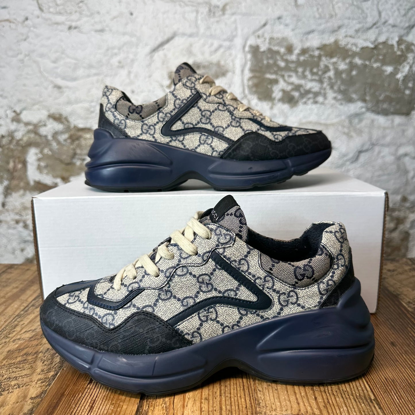 Gucci Rhtyon Beige GG Monogram Navy Sneaker Sz 5.5