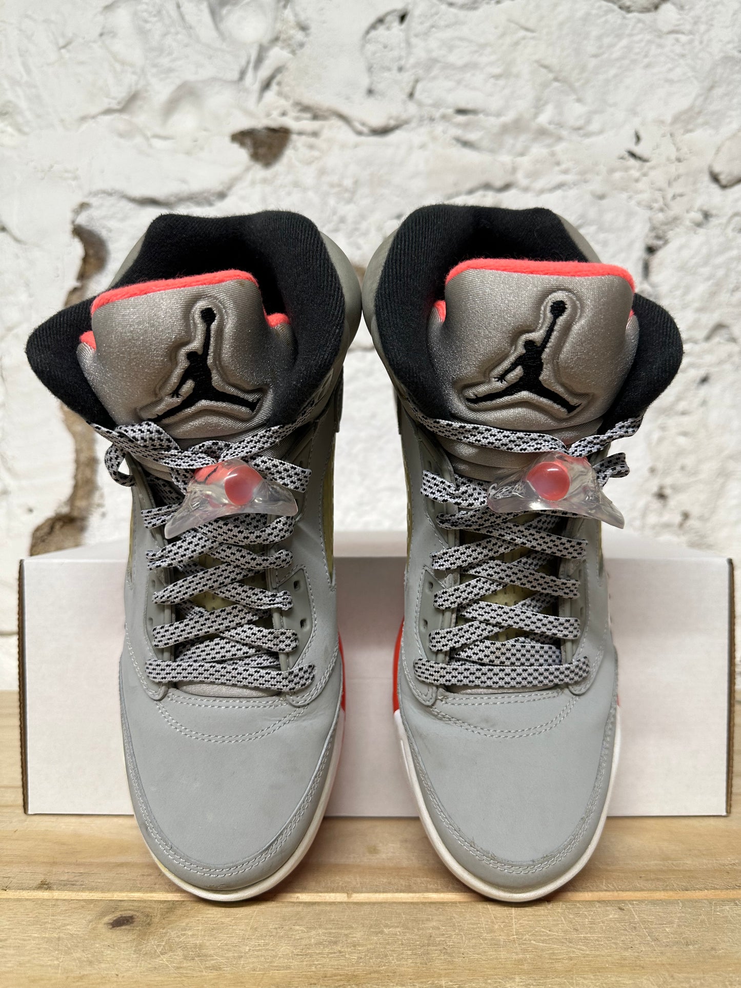 Air Jordan 5 Hot Lava Sz 8Y