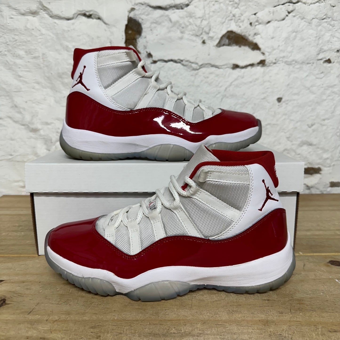 Air Jordan 11 High Cherry (2022) Sz 8.5