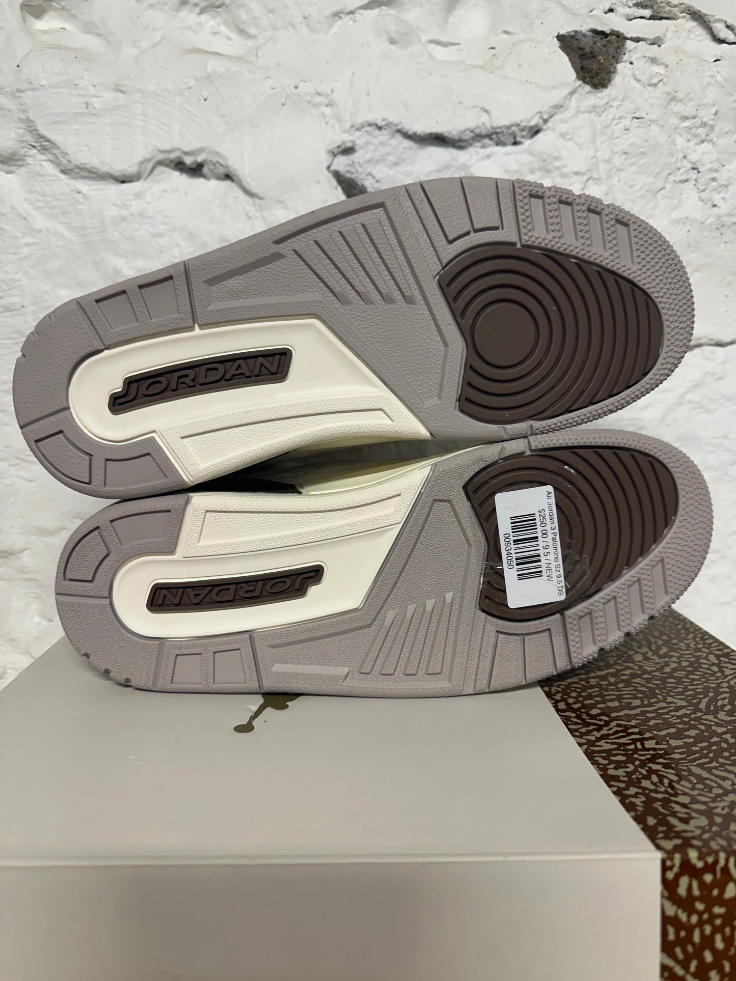 Air Jordan 3 Palomino Sz 9.5 DS