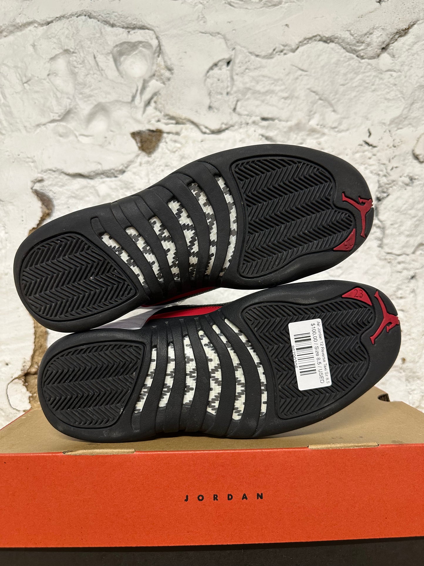 Air Jordan 12 Reverse Taxi Sz 8.5