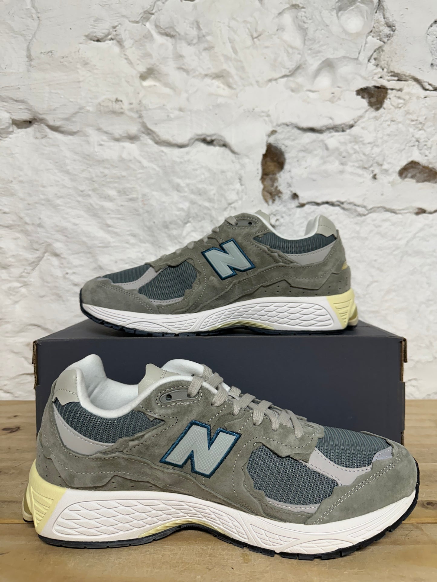 New Balance 2002R Protection Pack Mirage Grey Sz 10 DS