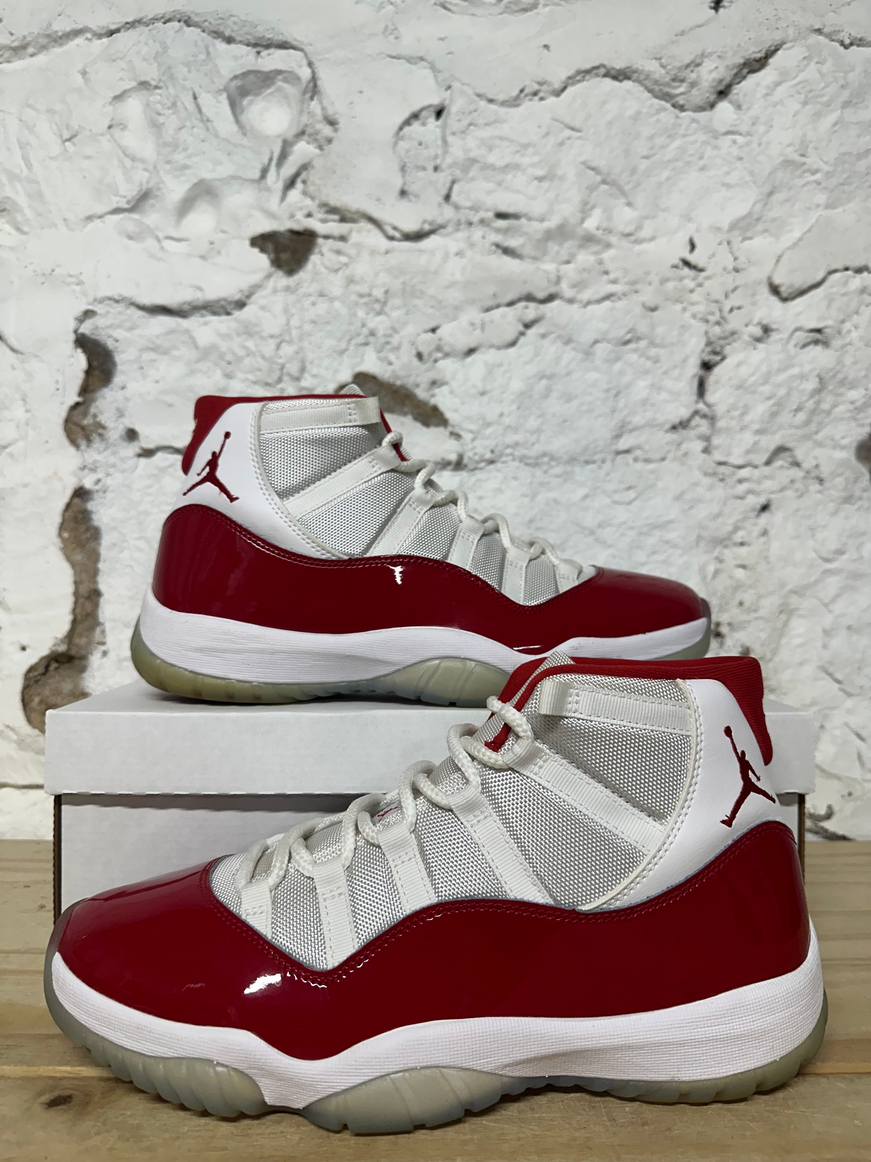 Air Jordan 11 High Cherry Sz 10.5