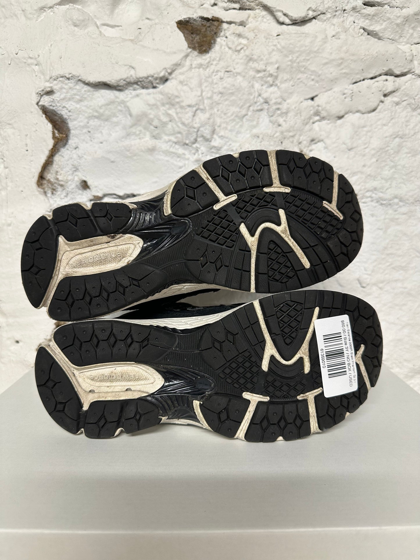 New Balance 2002R Black Phantom Sz 3Y