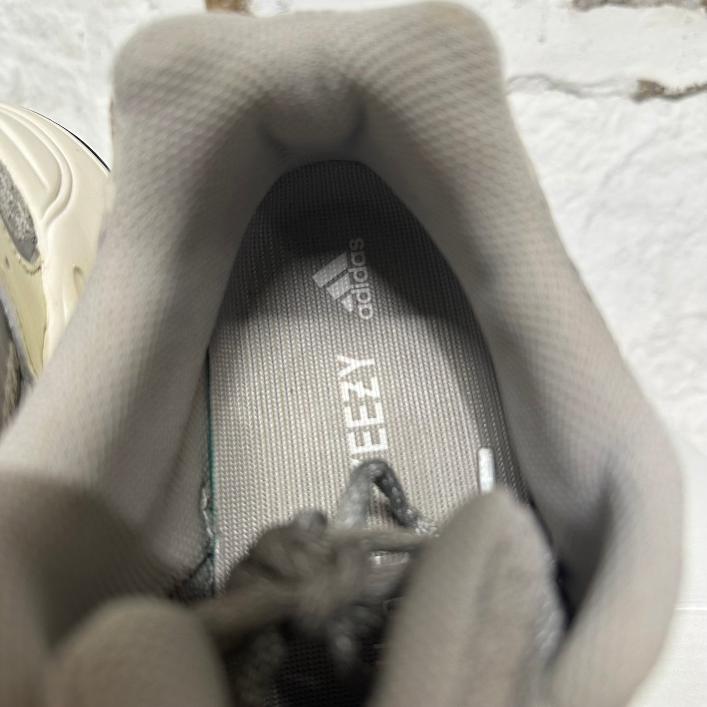 Yeezy 700 V2 Static Sz 5.5