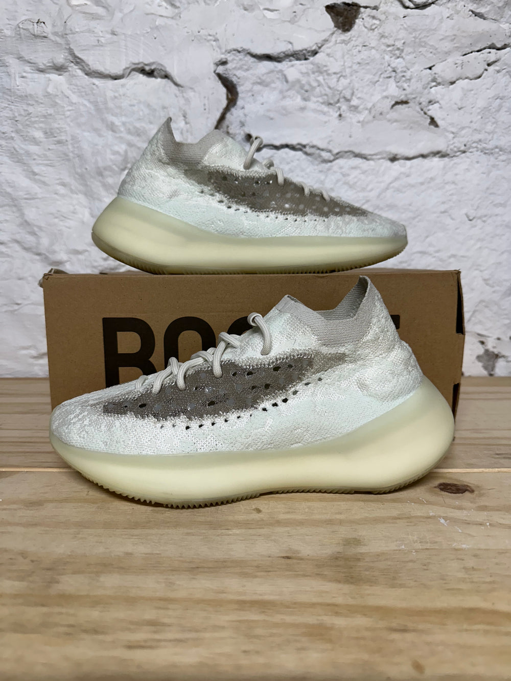 Yeezy 380 Calcite Glow Sz 8