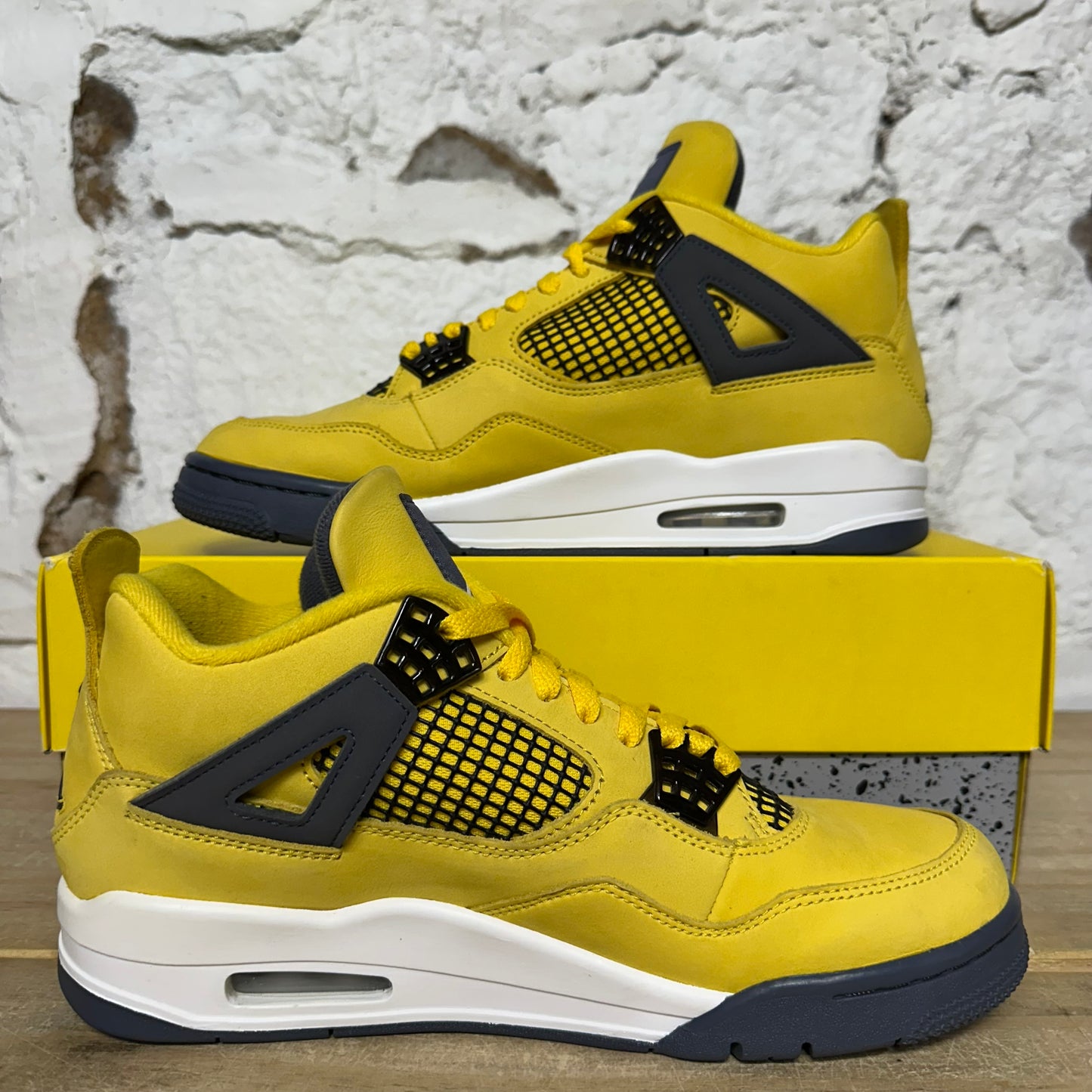 Air Jordan 4 Lightning Sz 9.5