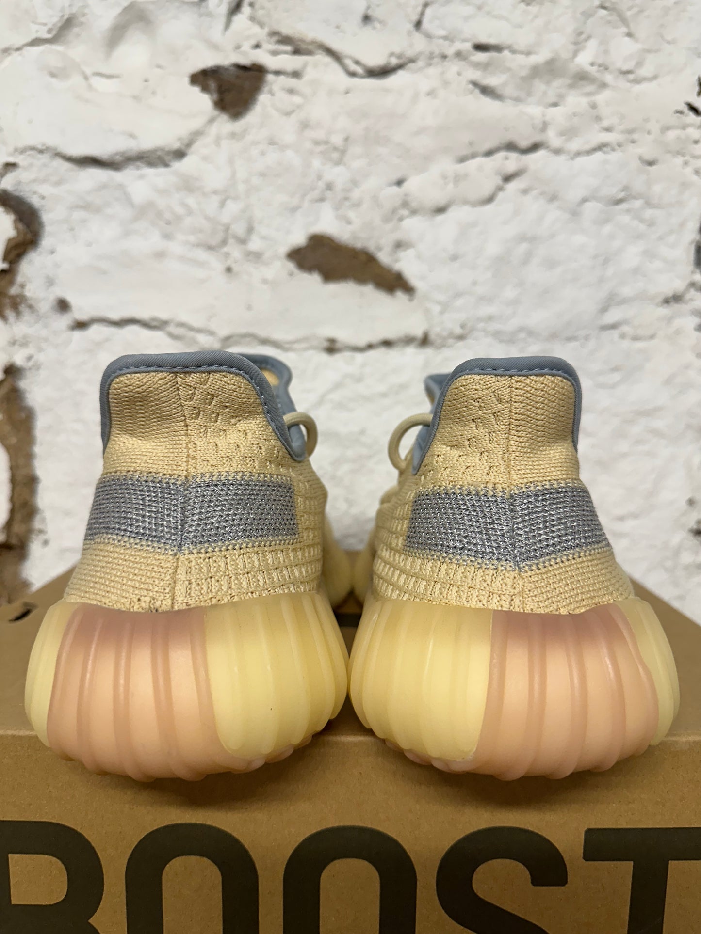 Yeezy 350 V2 Linen Sz 10 DS