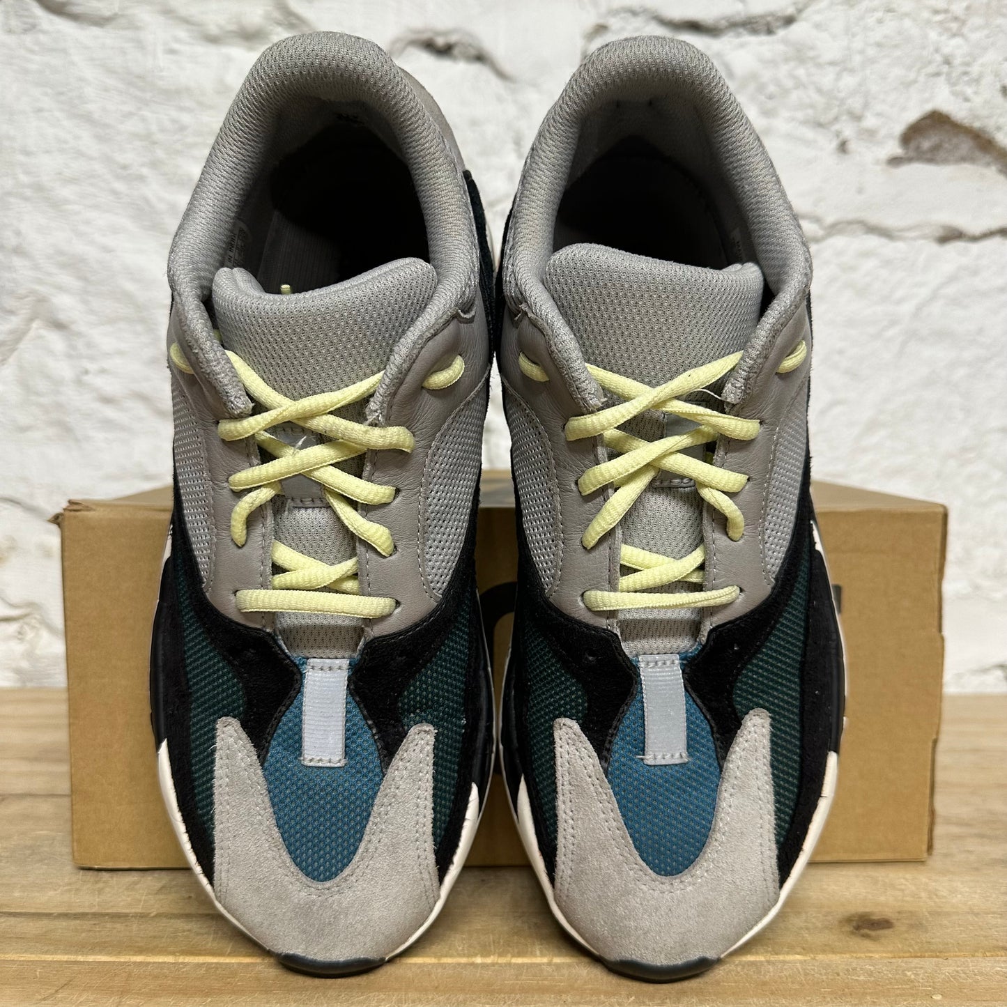 Yeezy 700 Wave Runner Sz 8