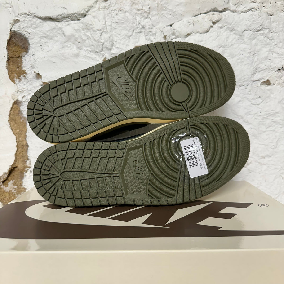 Air Jordan 1 Low Travis Scott Medium Olive Sz 9.5 DS