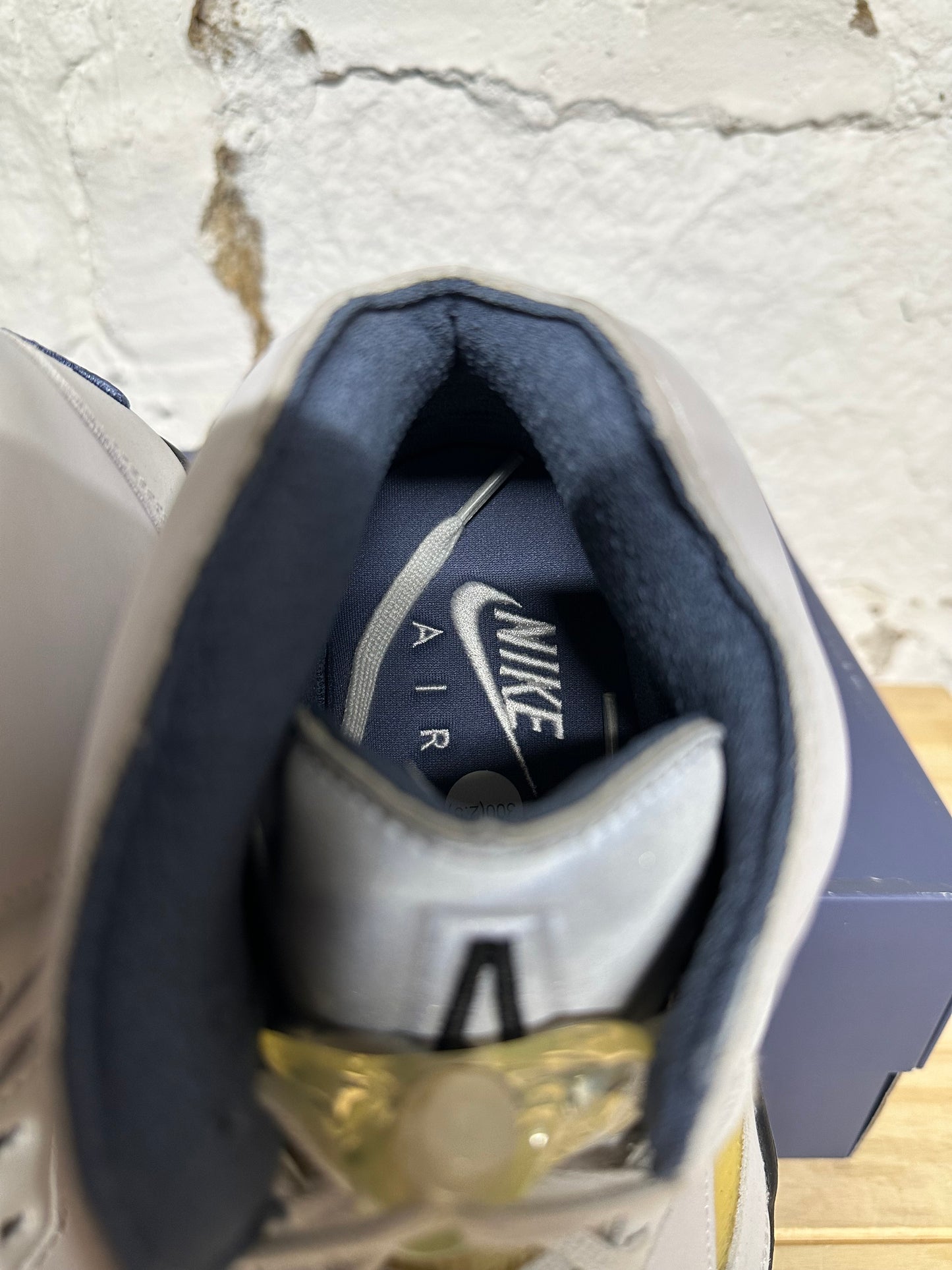 Air Jordan 5 A Ma Maniere Dawn Sz 11.5 (13W) DS