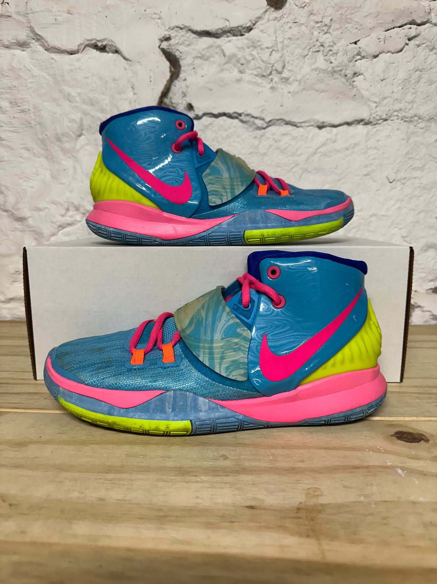Nike Kyrie 6 Pool Sz 7Y