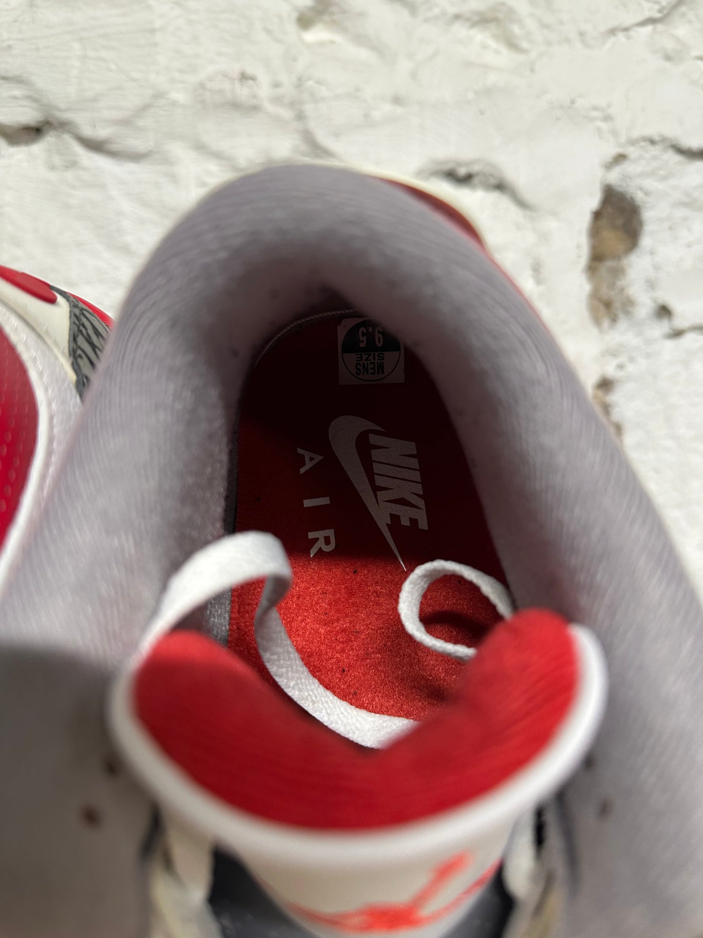 Air Jordan 3 Fire Red Sz 9.5