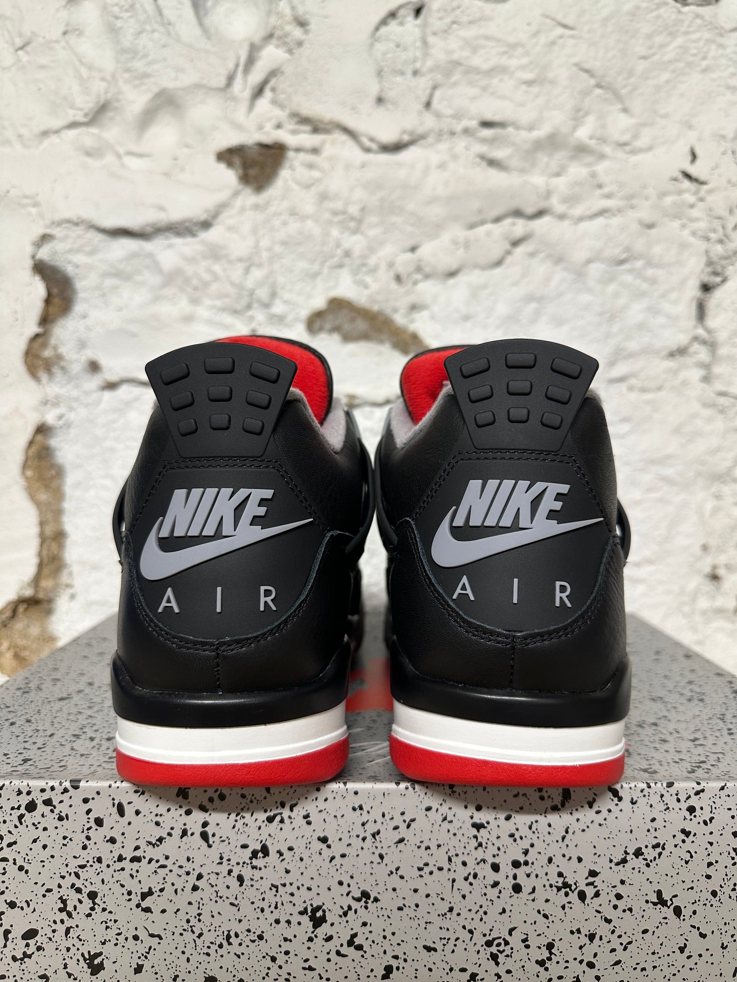 Air Jordan 4 Bred Reimagined Sz 9.5 DS