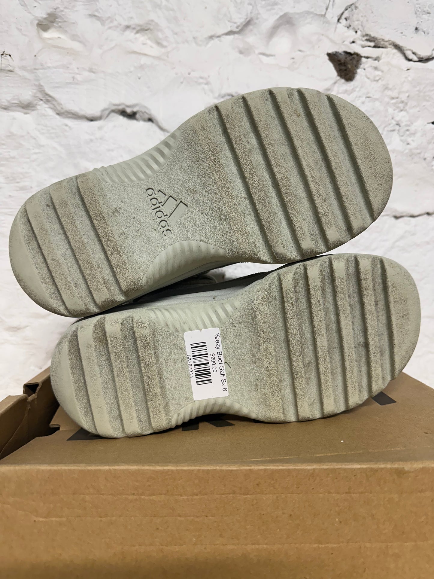 Yeezy Desert Boot Salt Sz 6