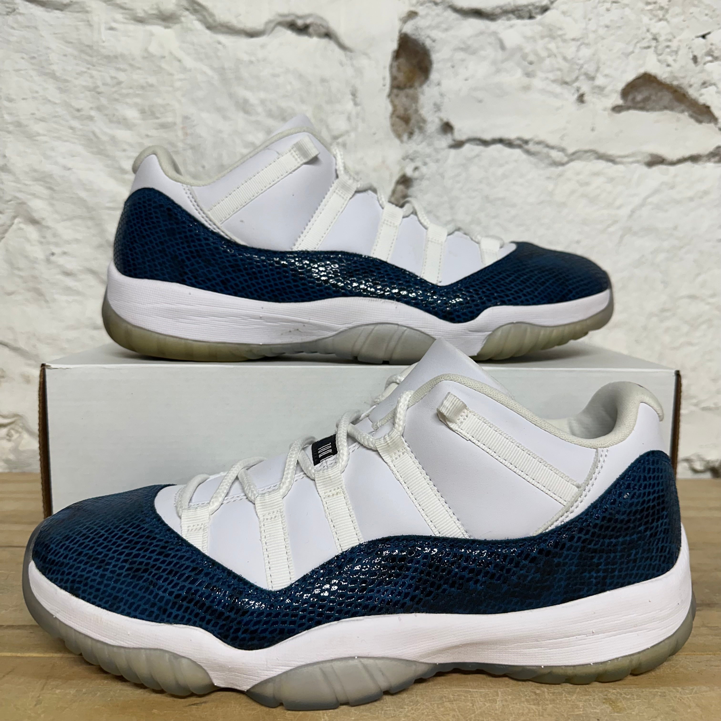 Air Jordan 11 Low Navy Snakeskin Sz 12