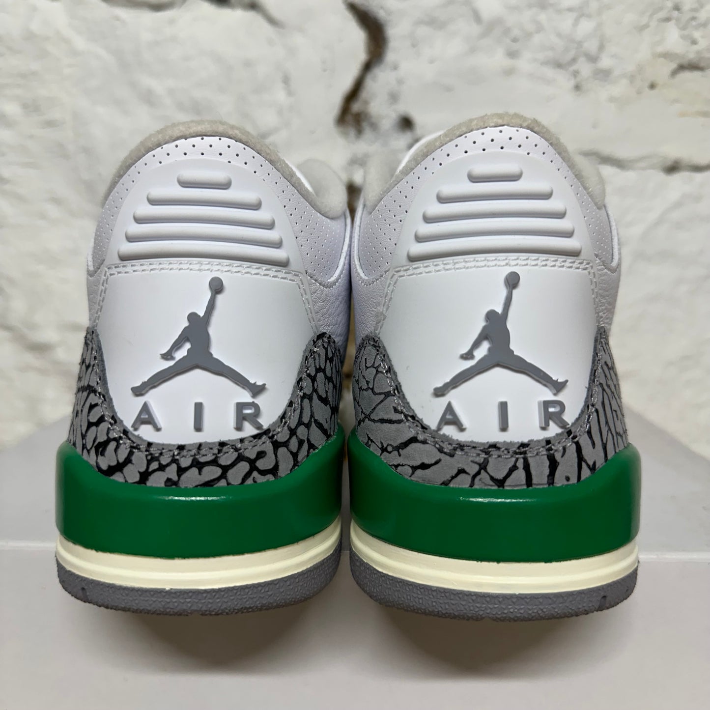 Air Jordan 3 Lucky Green Sz 8.5 (10W)