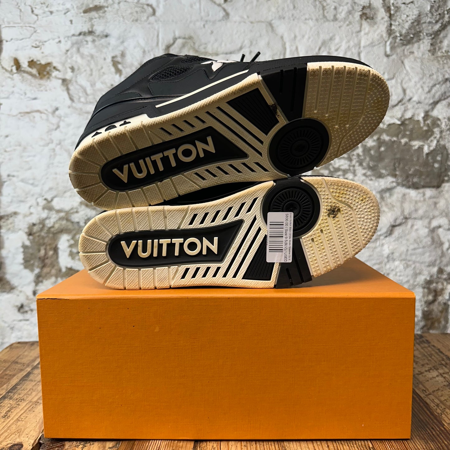 Louis Vuitton Black White Skate Sneaker Sz 9.5 (8LV)