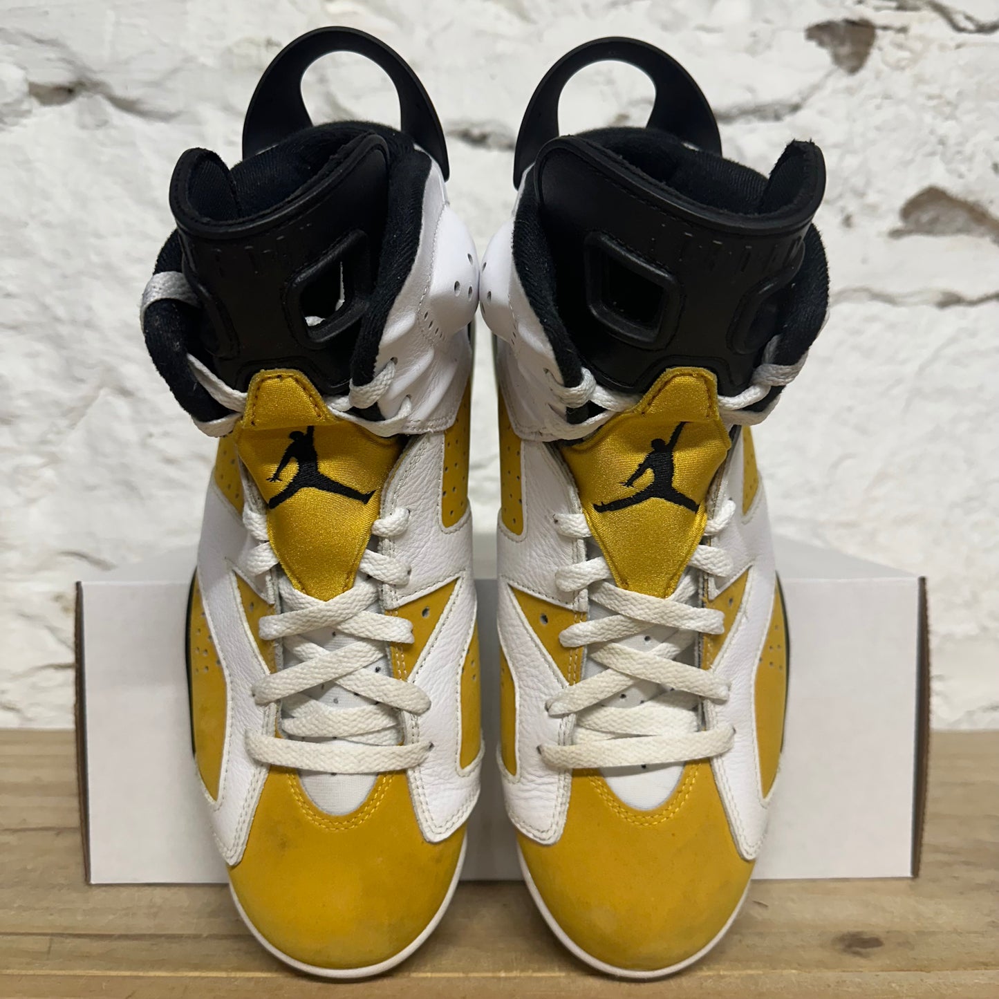 Air Jordan 6 Yellow Ochre Sz 10