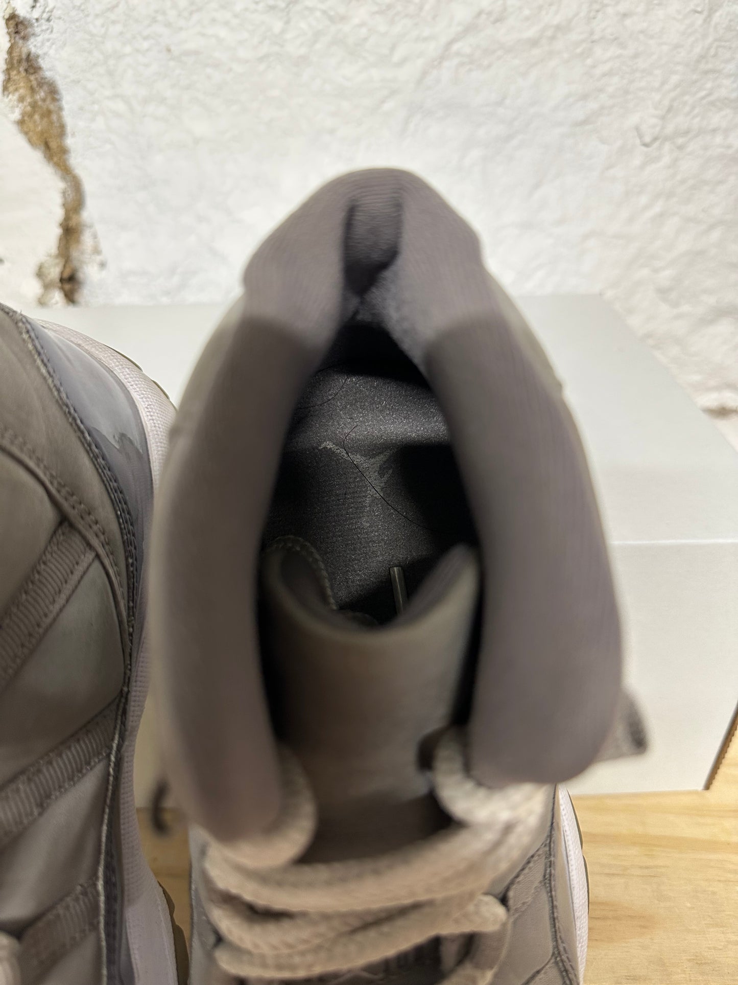 Air Jordan 11 High Cool Grey Sz 6Y