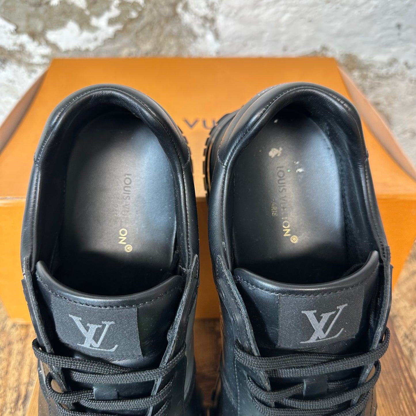 Louis Vuitton Grey 3M Monogram Black Runaway Sneaker Sz 10 (8.5LV)