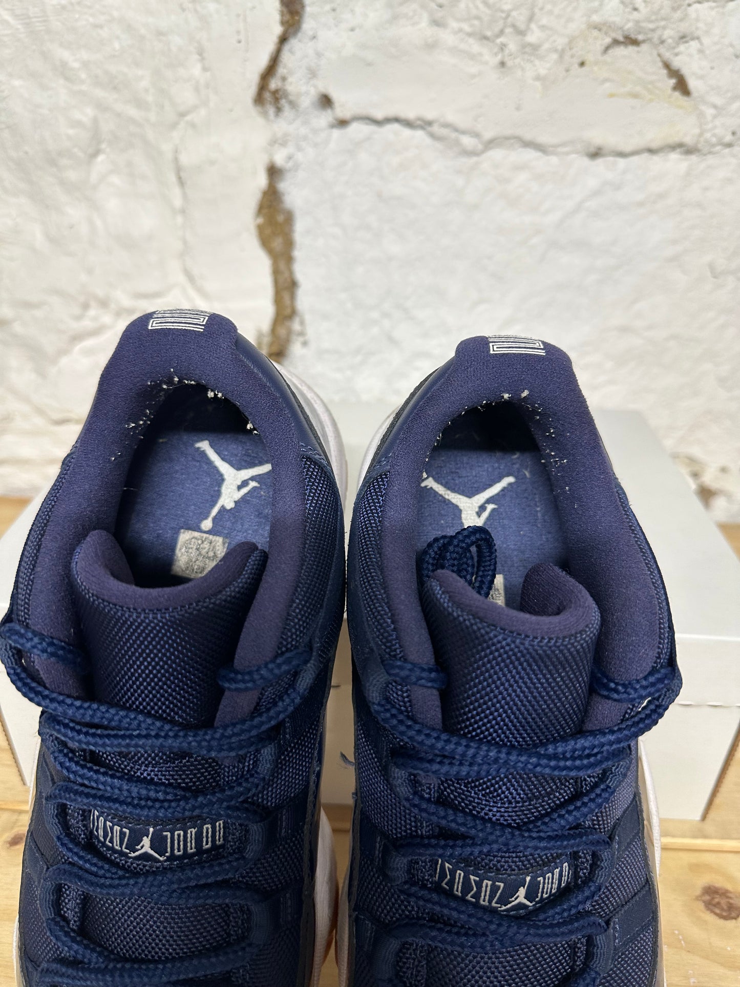 Air Jordan 11 Low Navy Gum Sz 10.5
