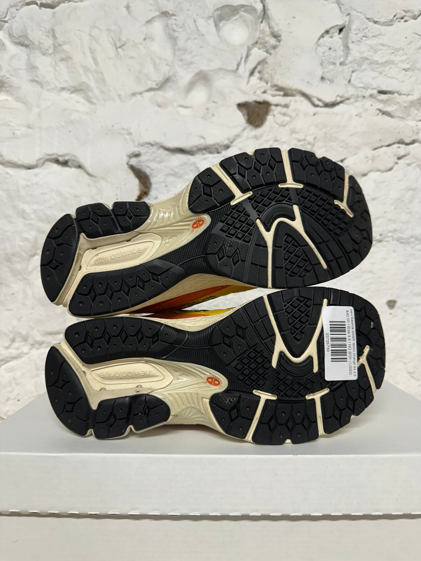New Balance 2002R Yellow Orange Sz 4.5