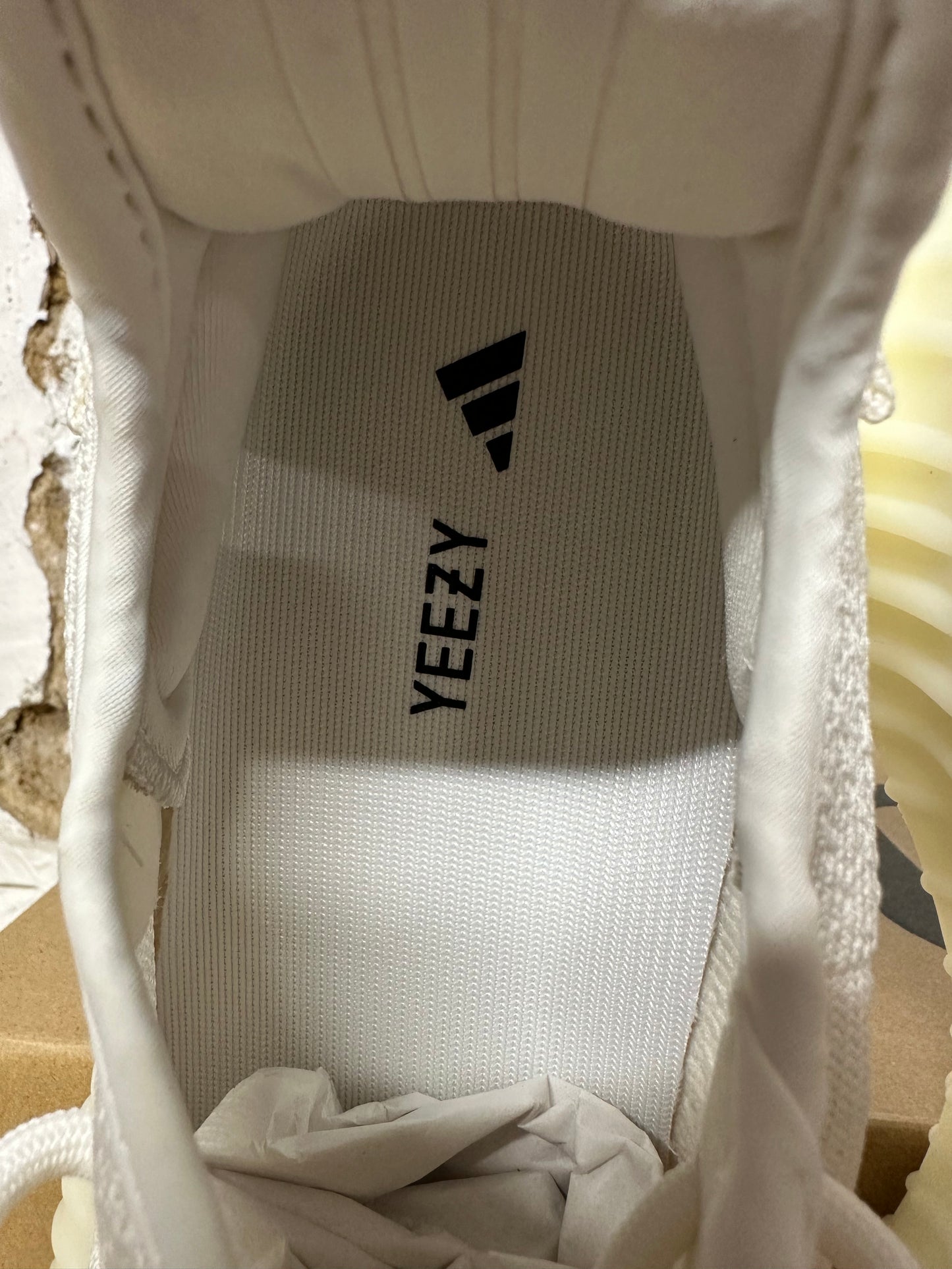 Yeezy 350 V2 Bone Sz 11 DS